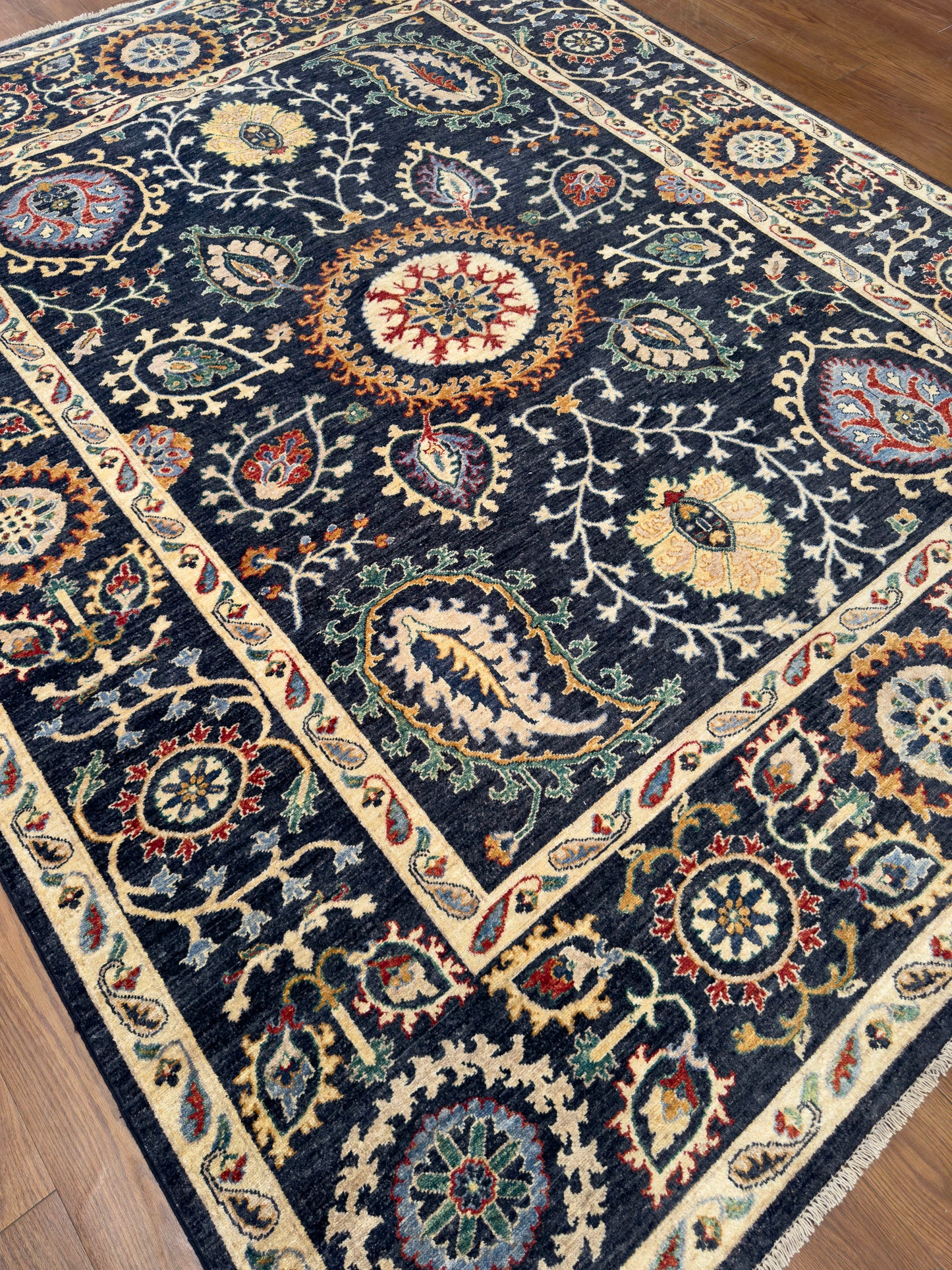 Suzani NJ1585 - 8.2 x 10.2