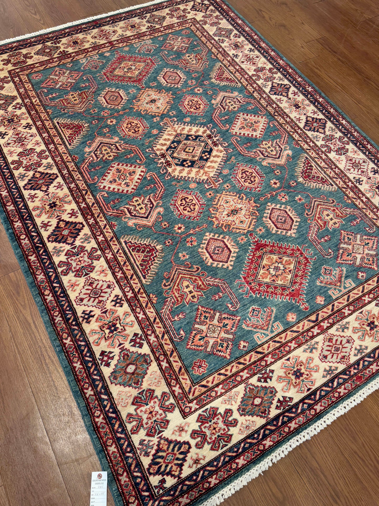 Kazak NJ2305 - 5.6 x 7.8
