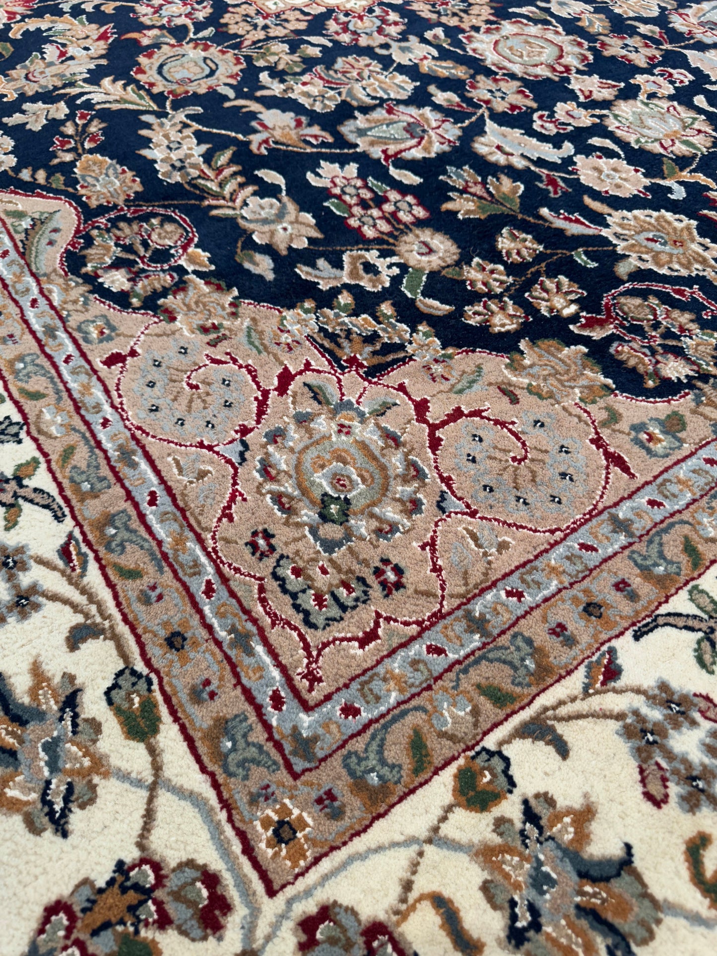 Isfahan NJ2477 - 6.2 x 8.11