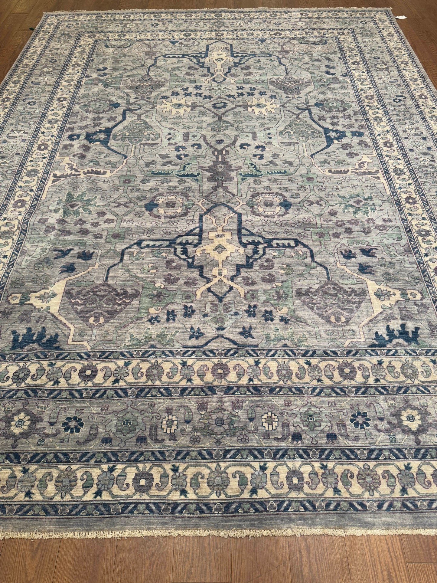 Sultanabad NJ3759 - 8.9 x 11.8