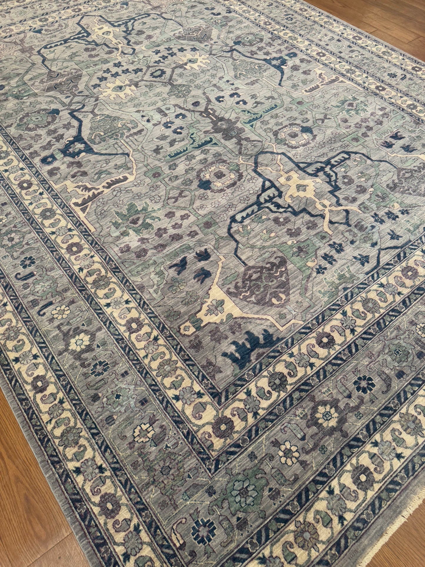 Sultanabad NJ3759 - 8.9 x 11.8