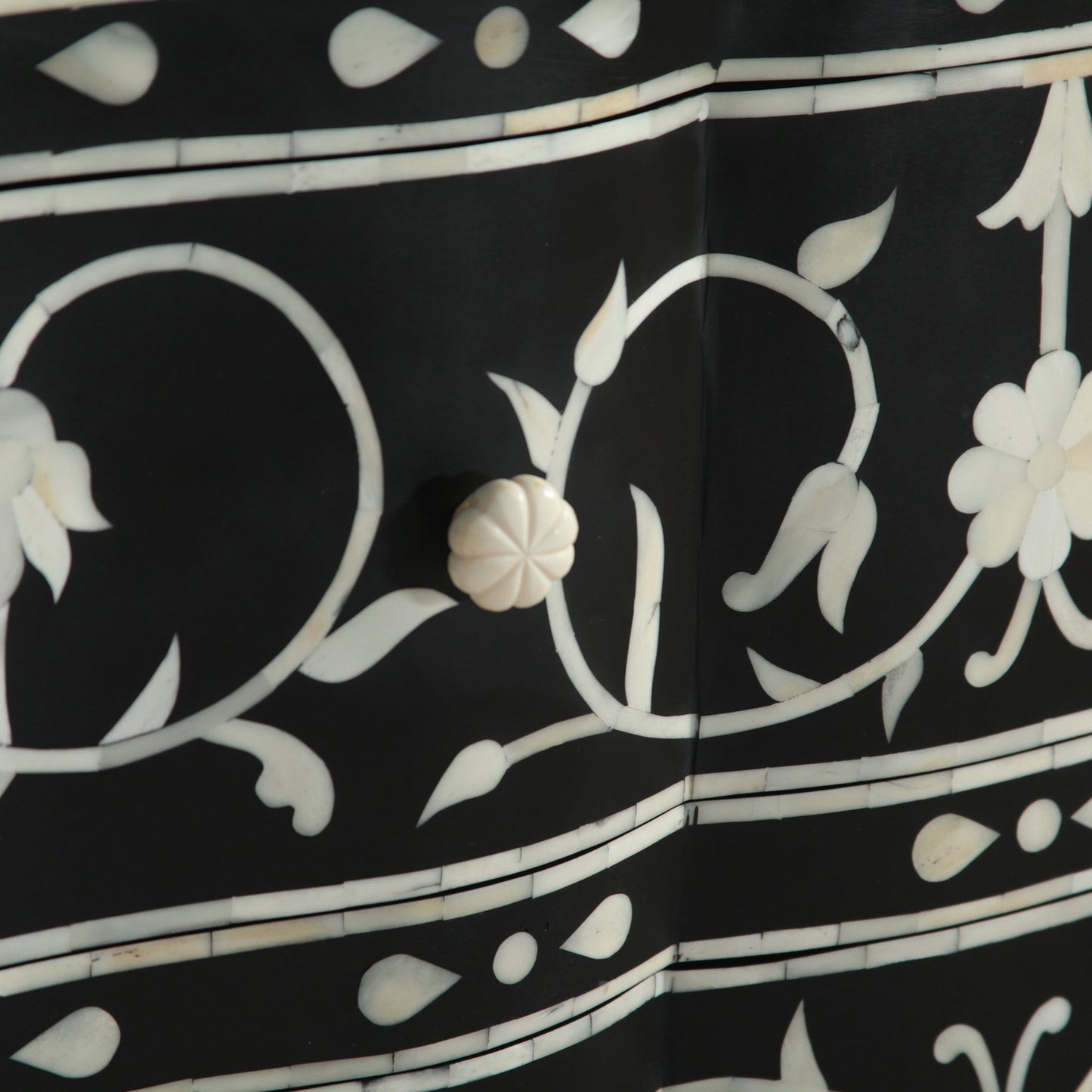 18" Floral Horn Inlay Mango Dresser