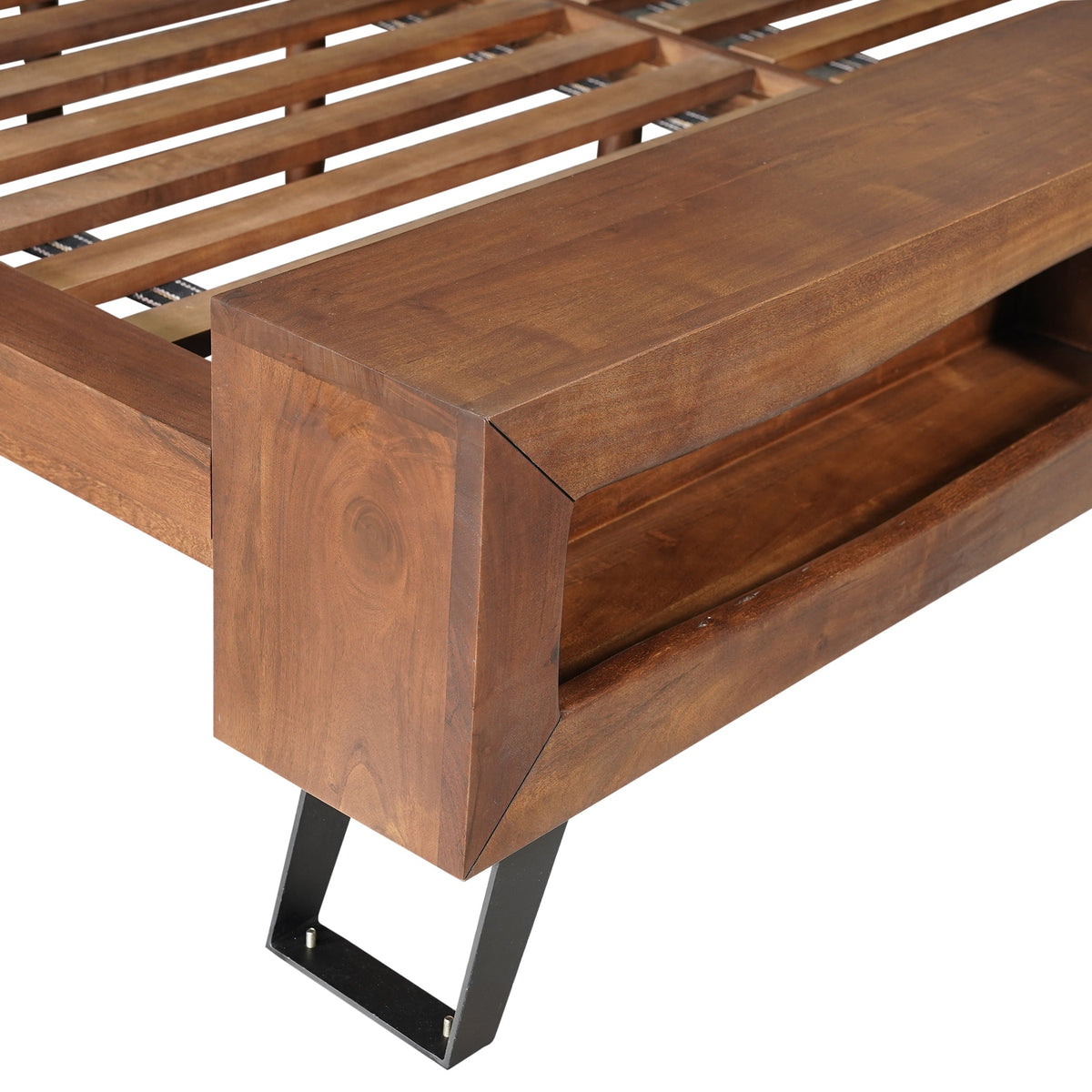 90" Walnut King Size Bed