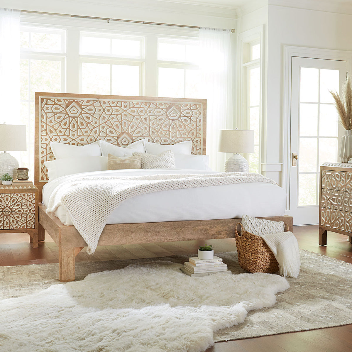 66" Carved Natural White Queen Size Bed