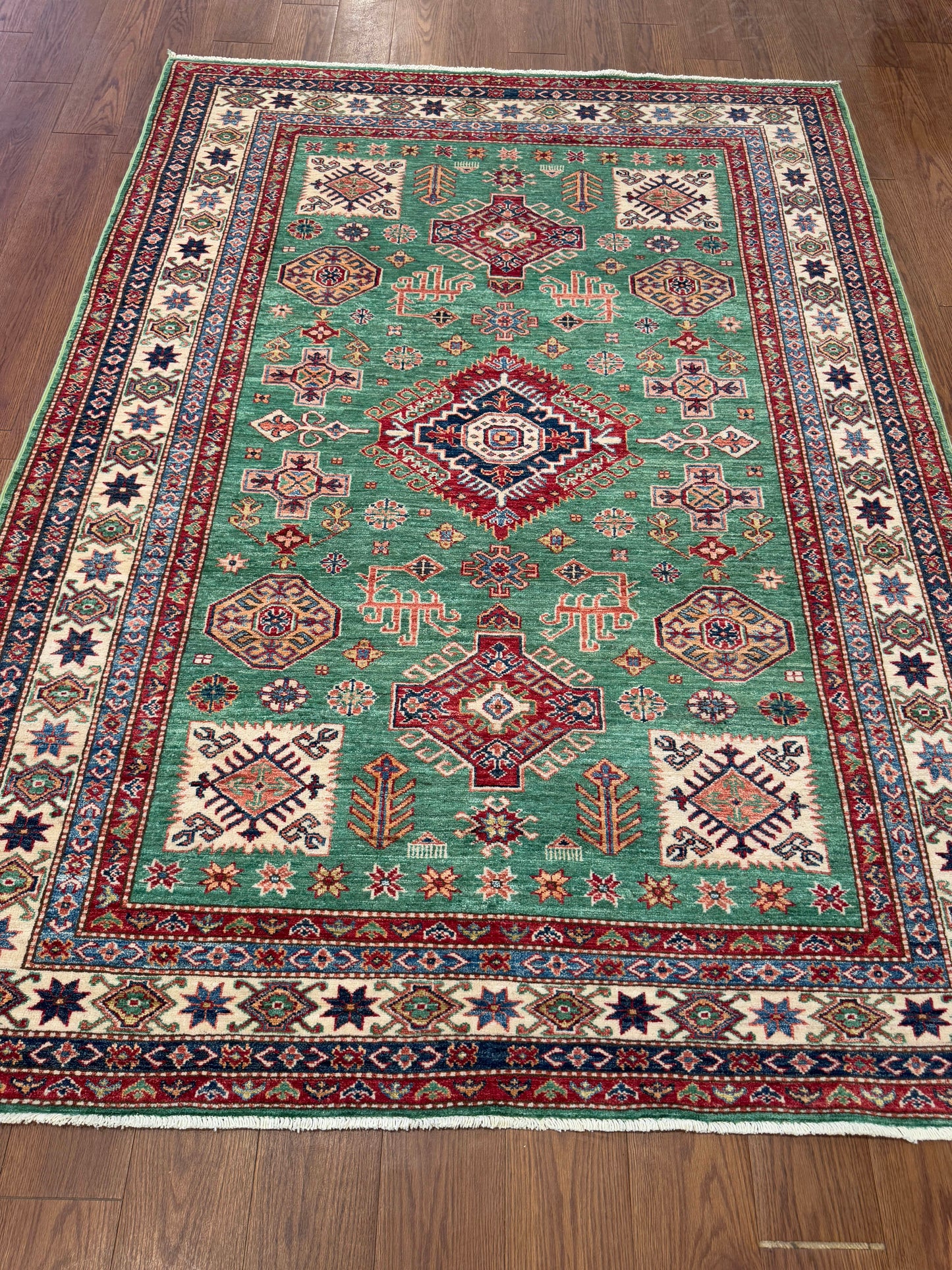 Kazak NJ1242 - 5.8 x 7.9