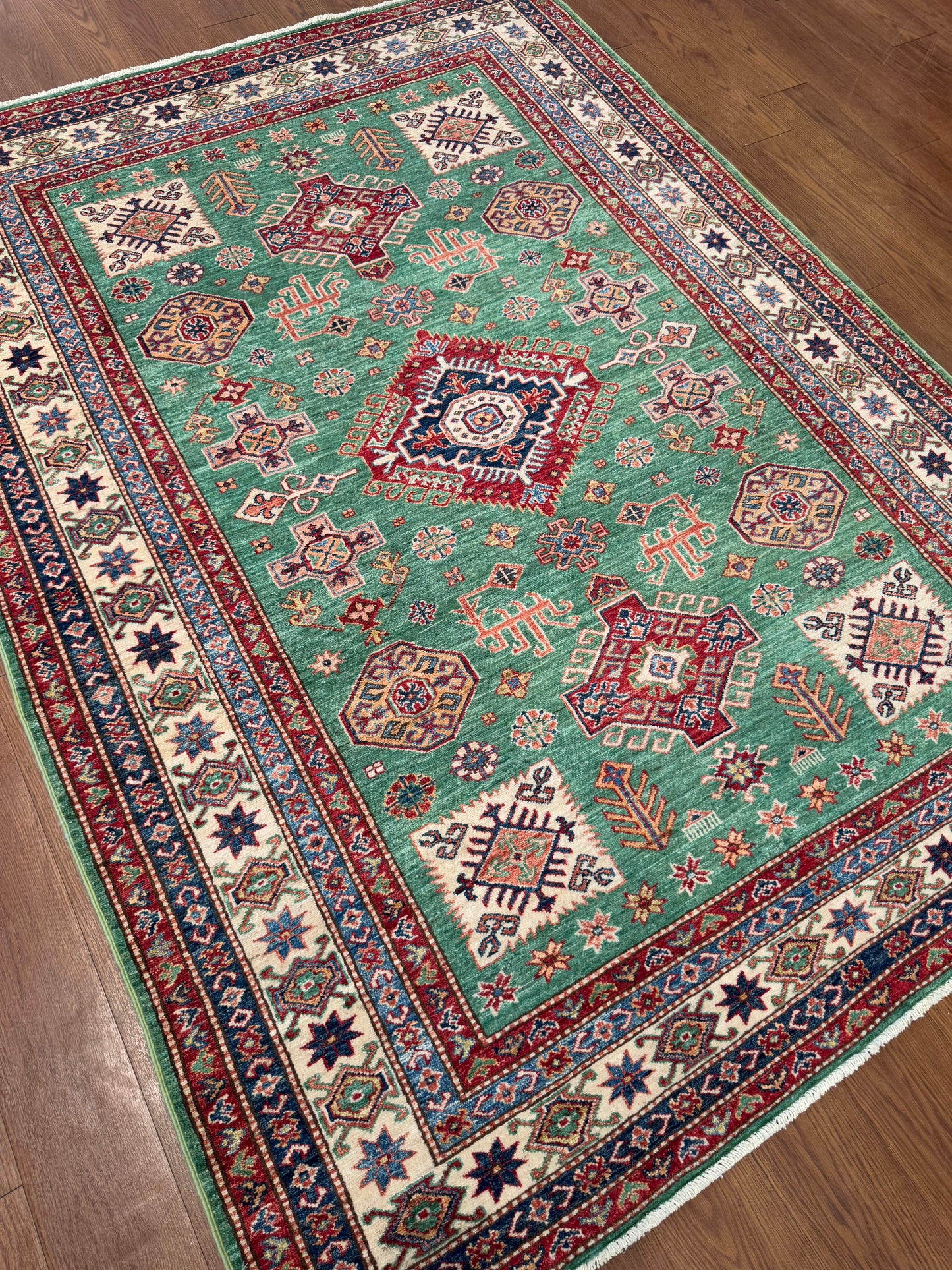 Kazak NJ1242 - 5.8 x 7.9