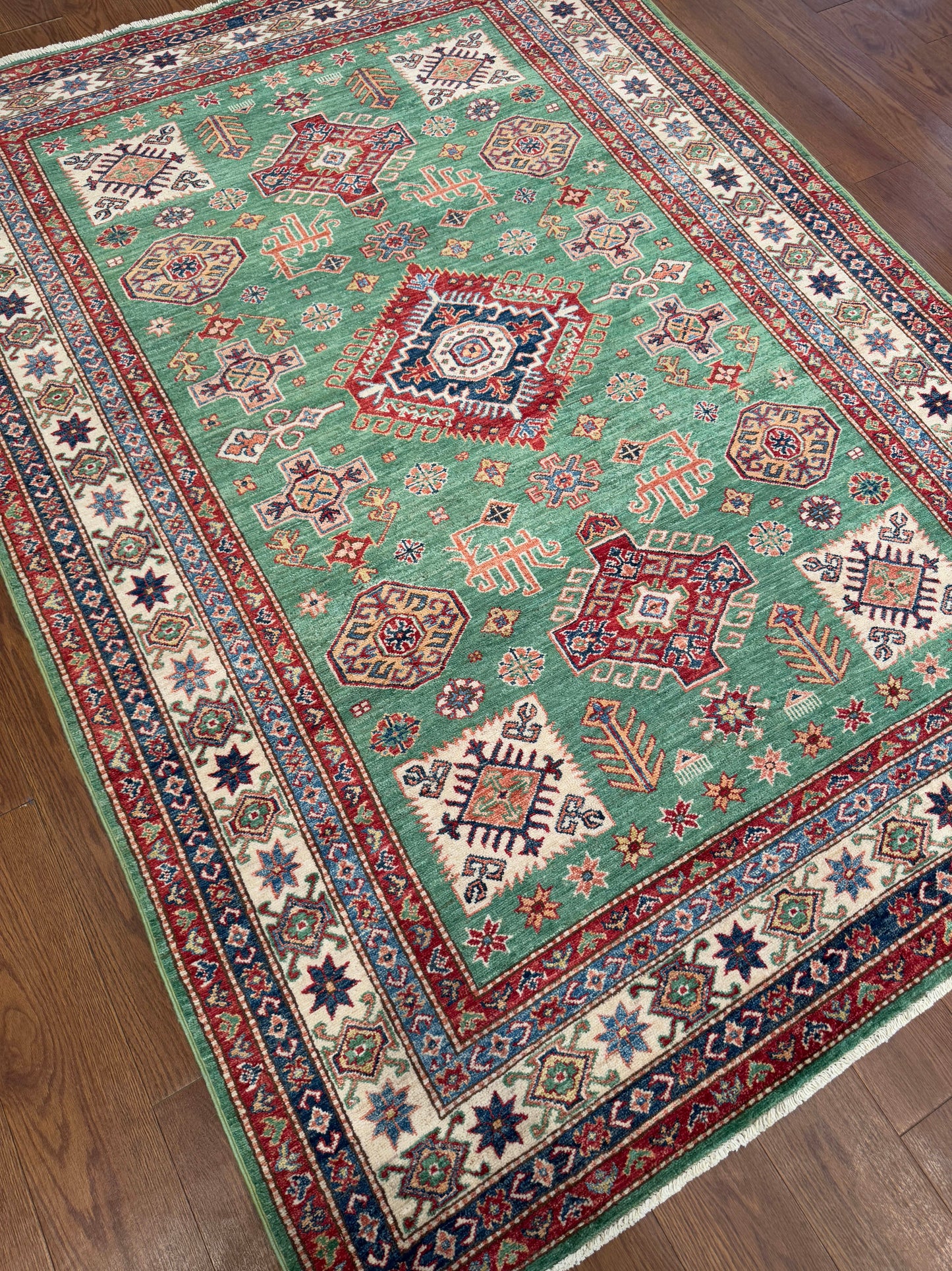 Kazak NJ1242 - 5.8 x 7.9