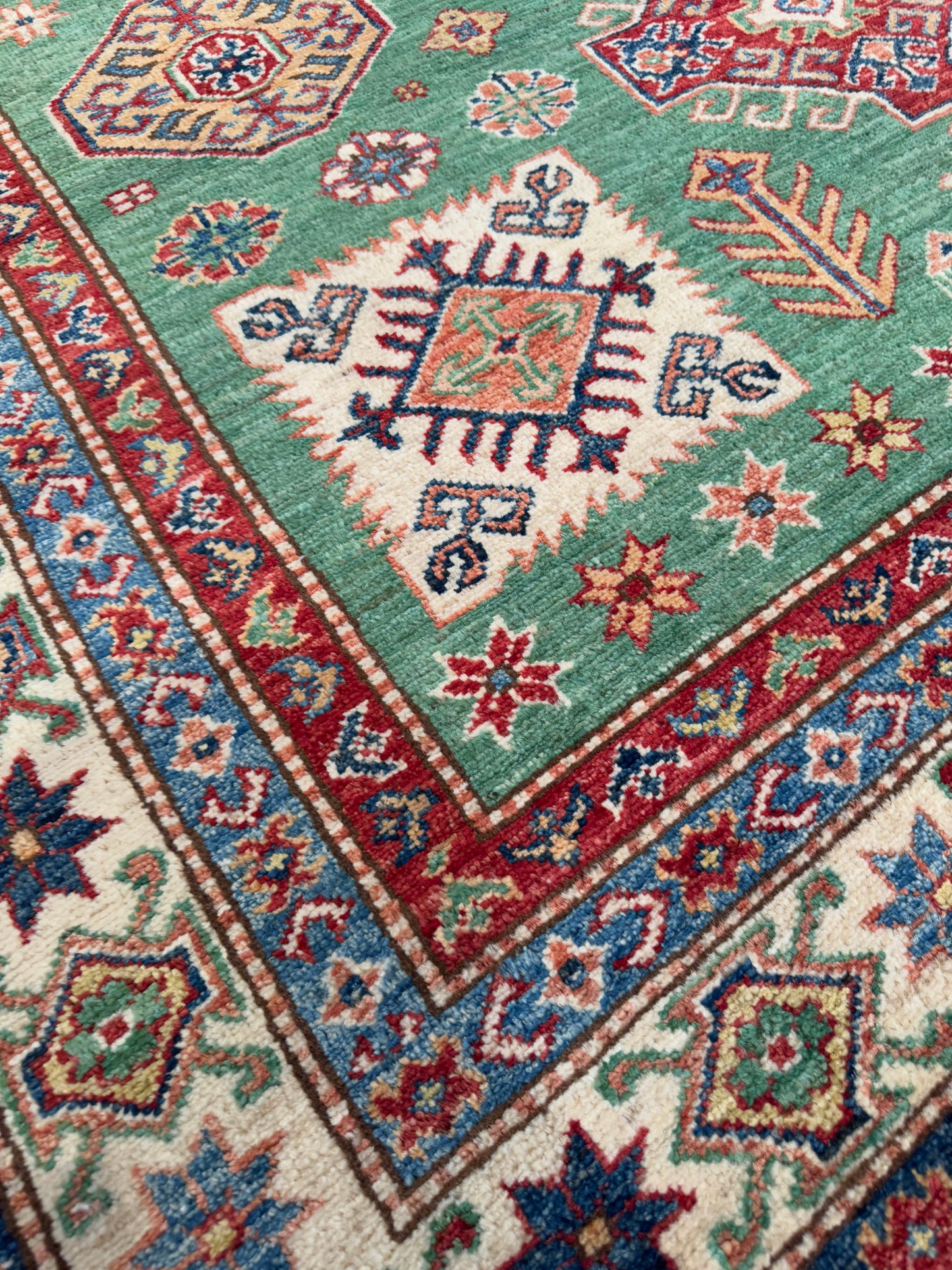 Kazak NJ1242 - 5.8 x 7.9