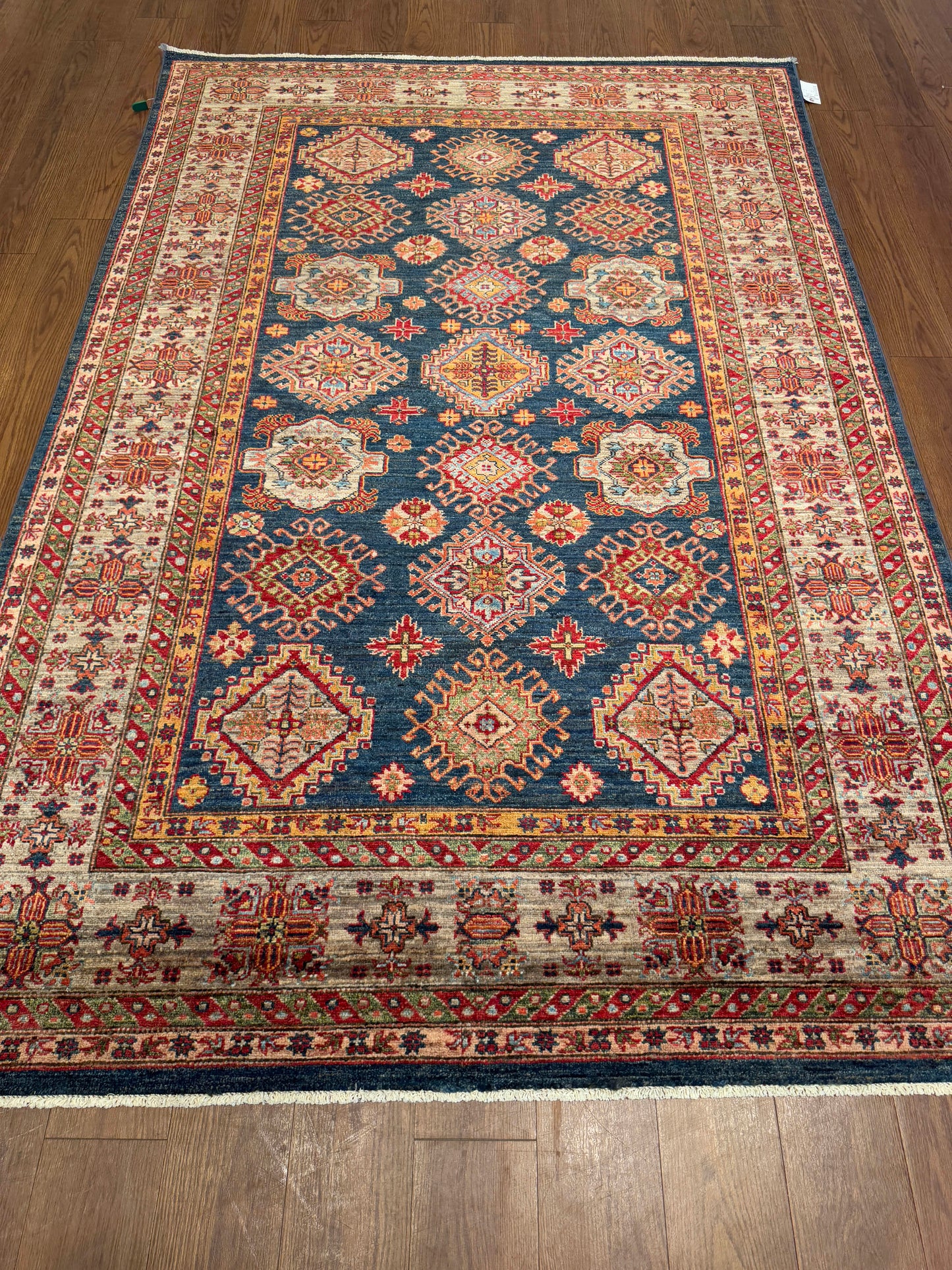 Kazak NJ1289 - 5.6 x 8.2