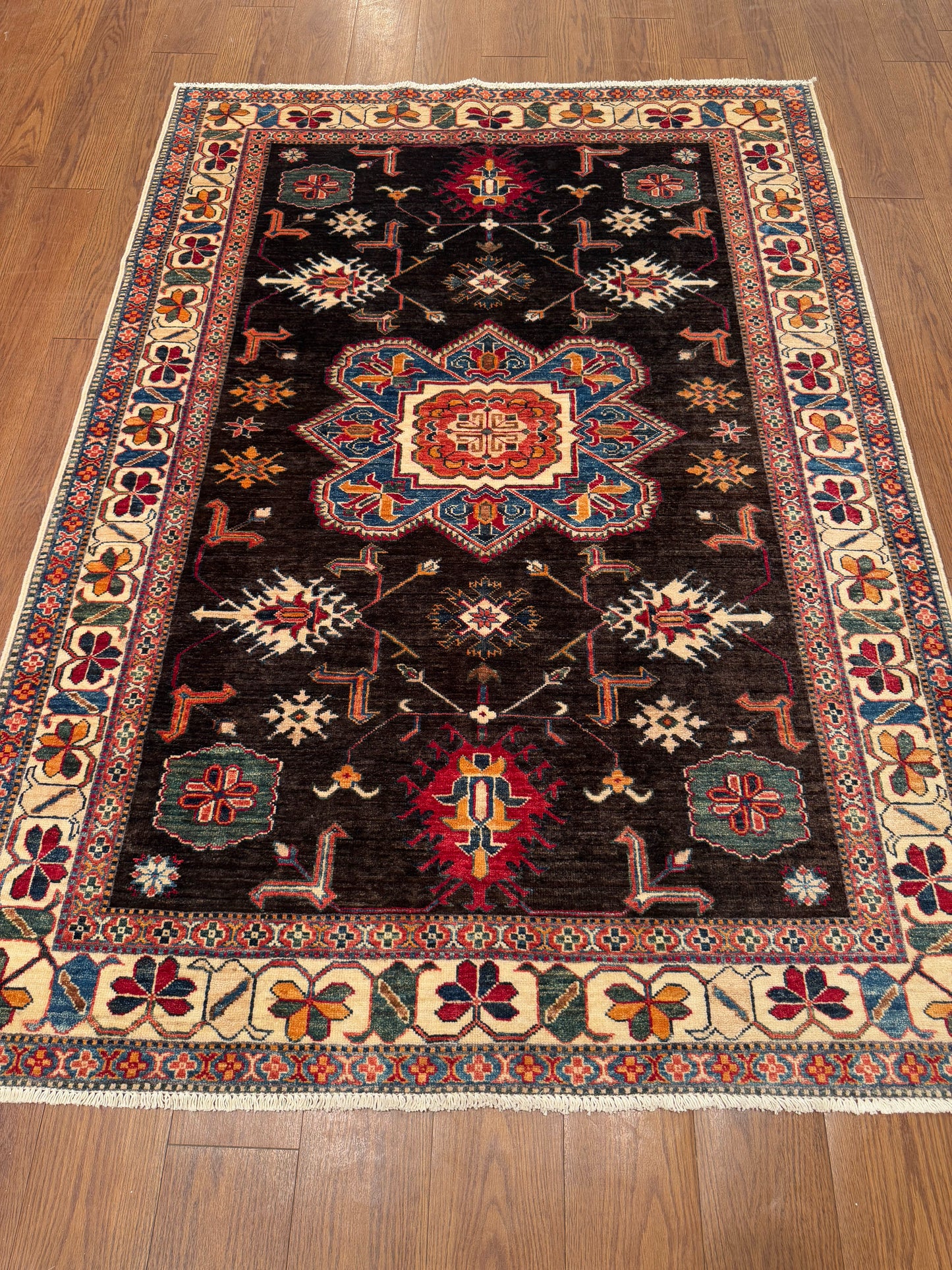 Kazak NJ1362 - 4.8 x 6.8