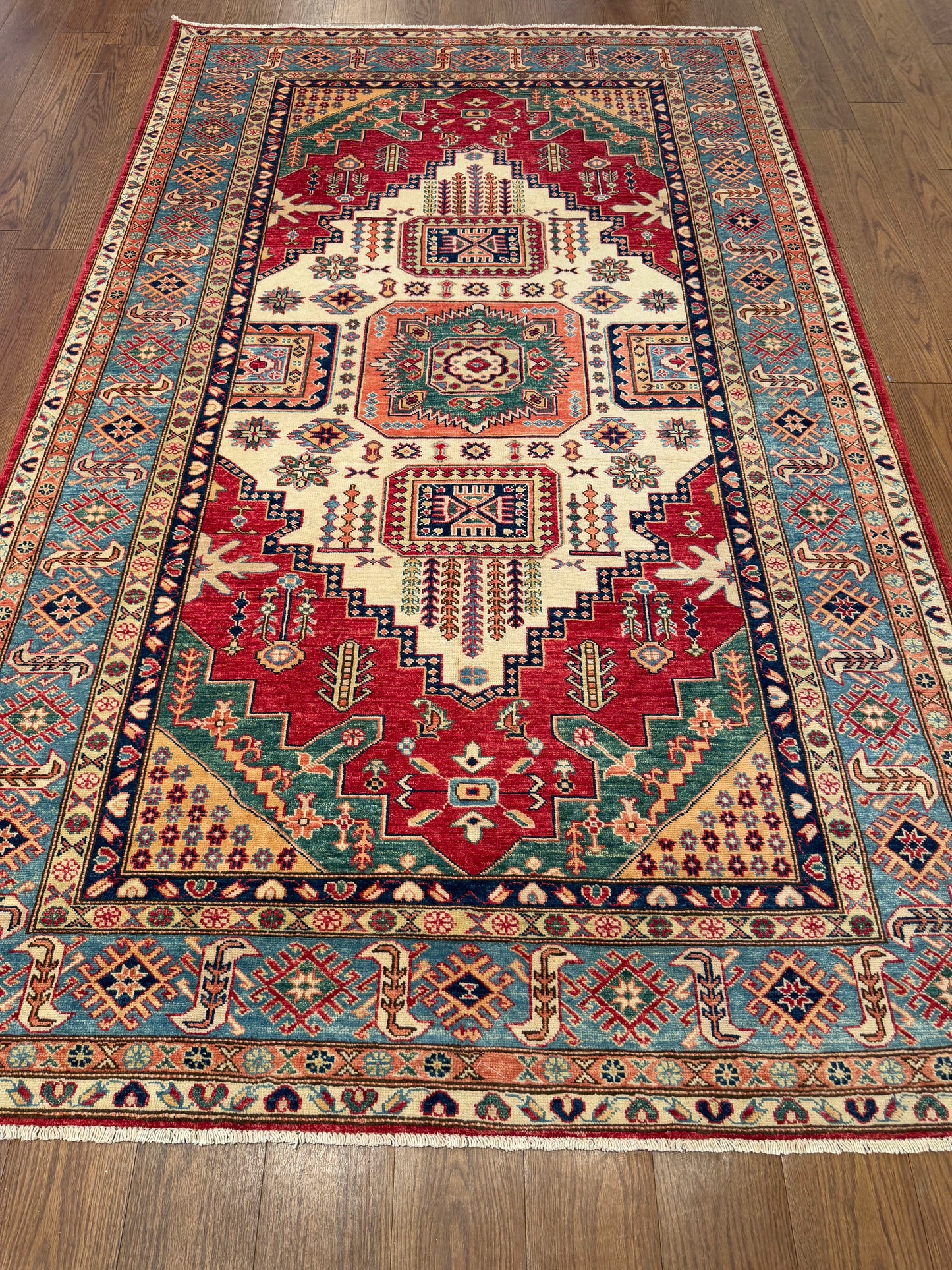 Kazak NJ1567 - 5.5 x 8.10