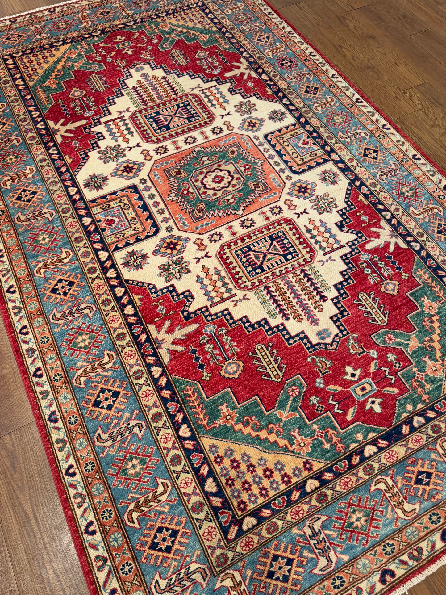 Kazak NJ1567 - 5.5 x 8.10