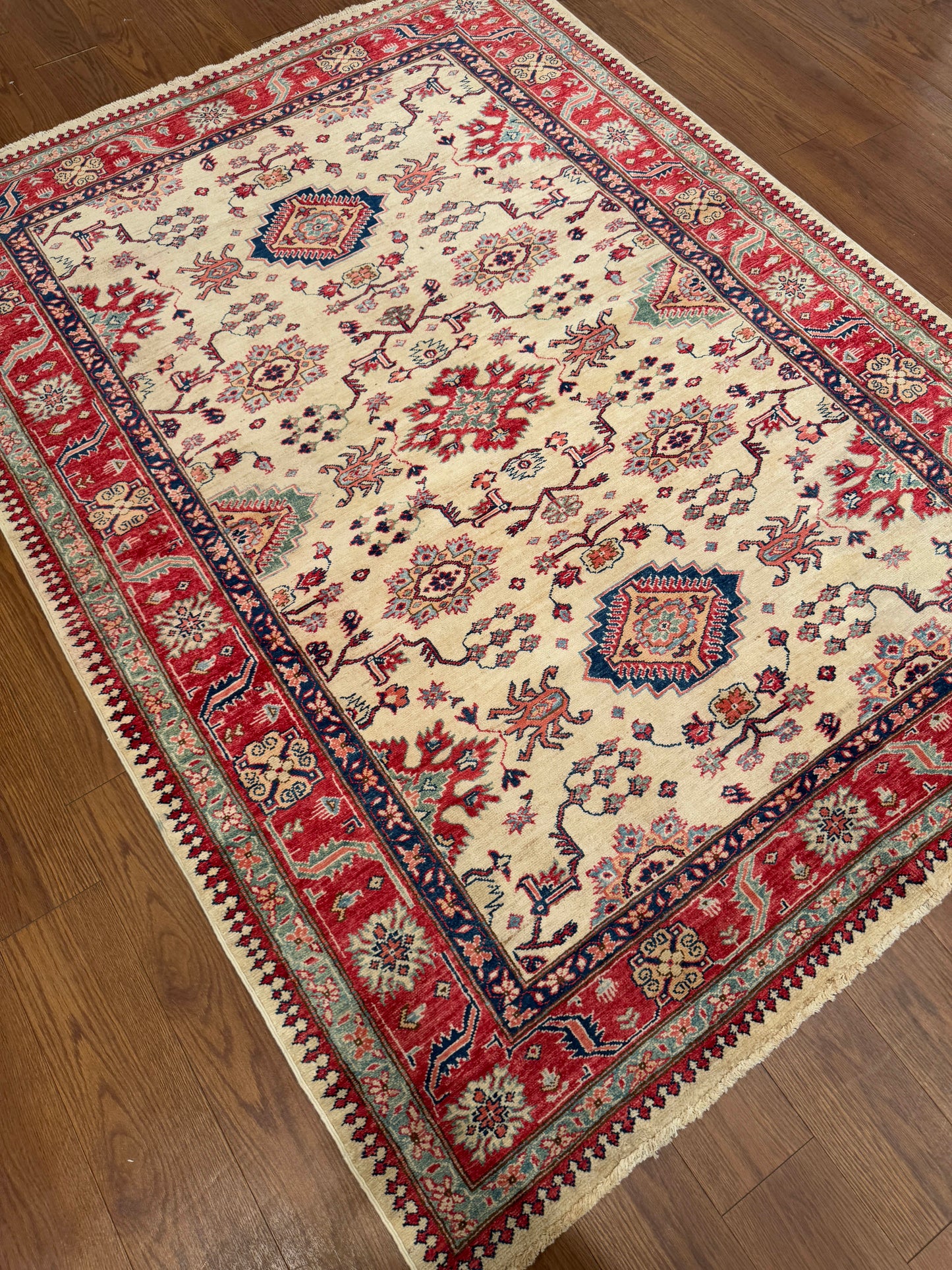 Kazak NJ2054 - 5.6 x 7.3