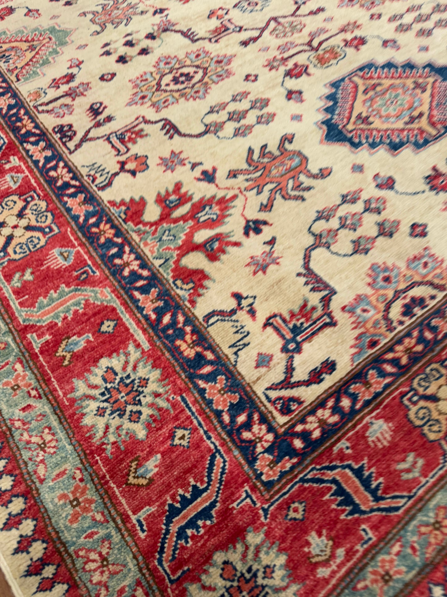 Kazak NJ2054 - 5.6 x 7.3