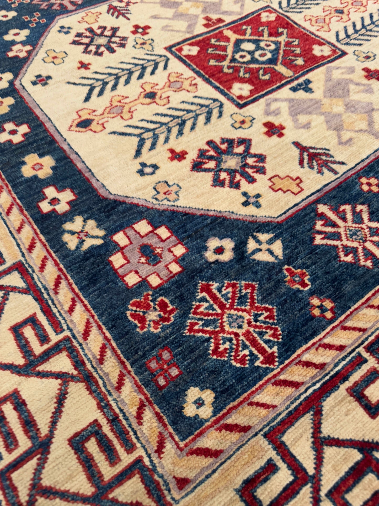 Kazak NJ2055 - 4.7 x 6.7