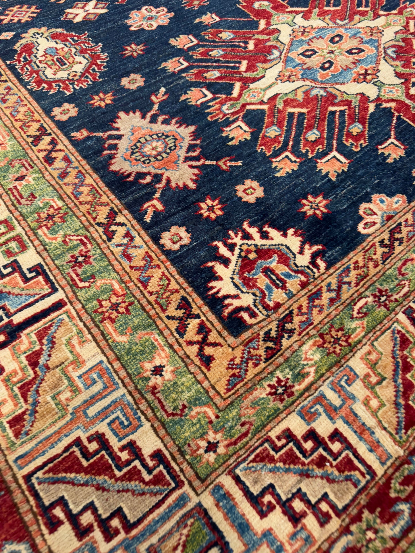 Kazak NJ2064 - 5.6 x 7.6
