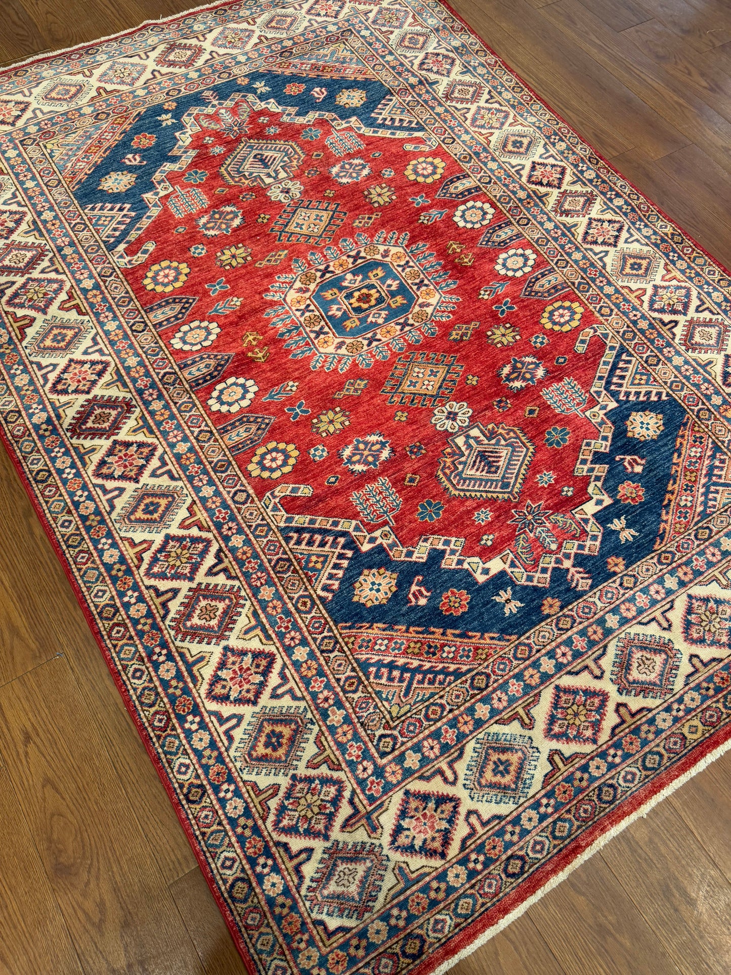Kazak NJ2075 - 5.6 x 7.9