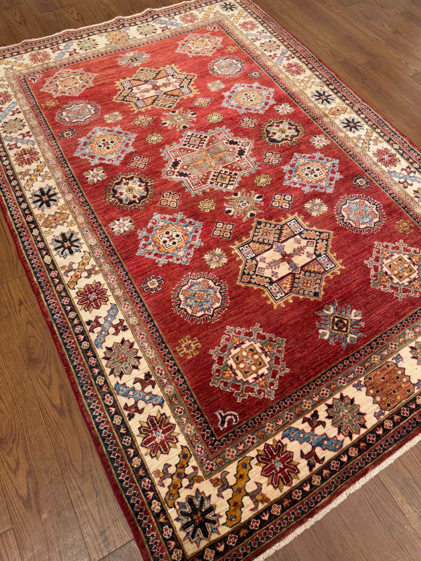 Kazak NJ2127 - 5.7 x 8.2