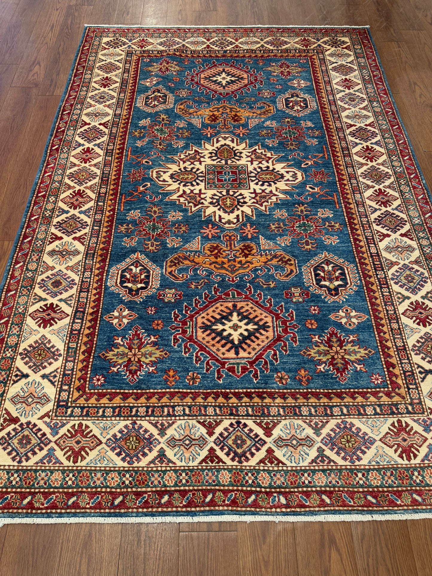 Kazak NJ2137 - 5.6 x 8.3