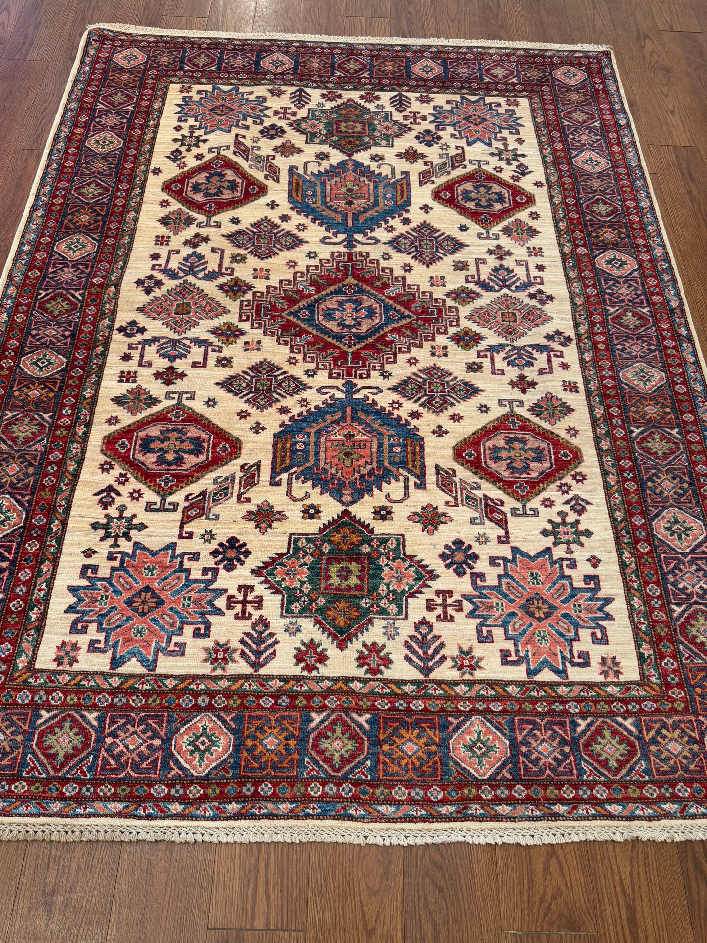 Kazak NJ2157 - 5.7 x 7.6