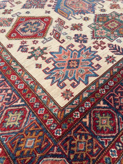 Kazak NJ2157 - 5.7 x 7.6