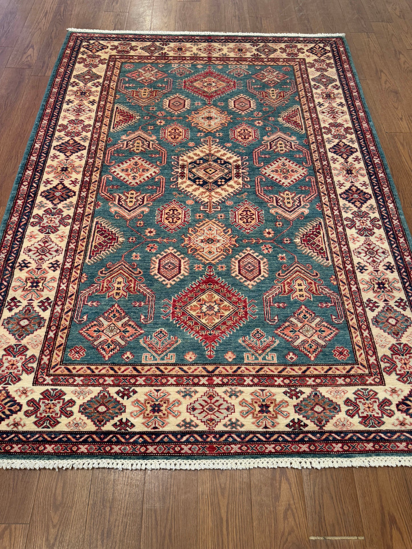 Kazak NJ2305 - 5.6 x 7.8