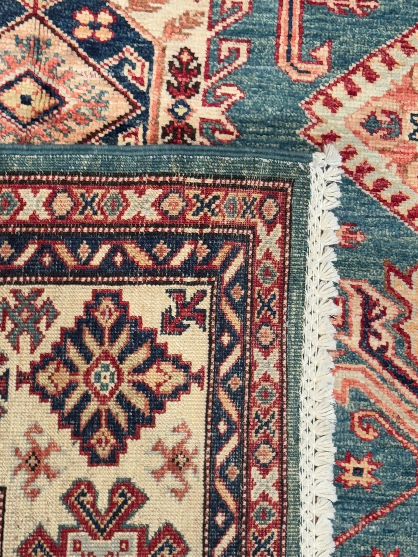 Kazak NJ2305 - 5.6 x 7.8