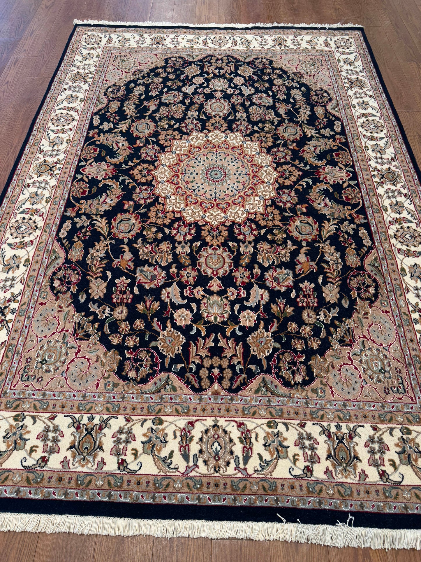 Isfahan NJ2477 - 6.2 x 8.11