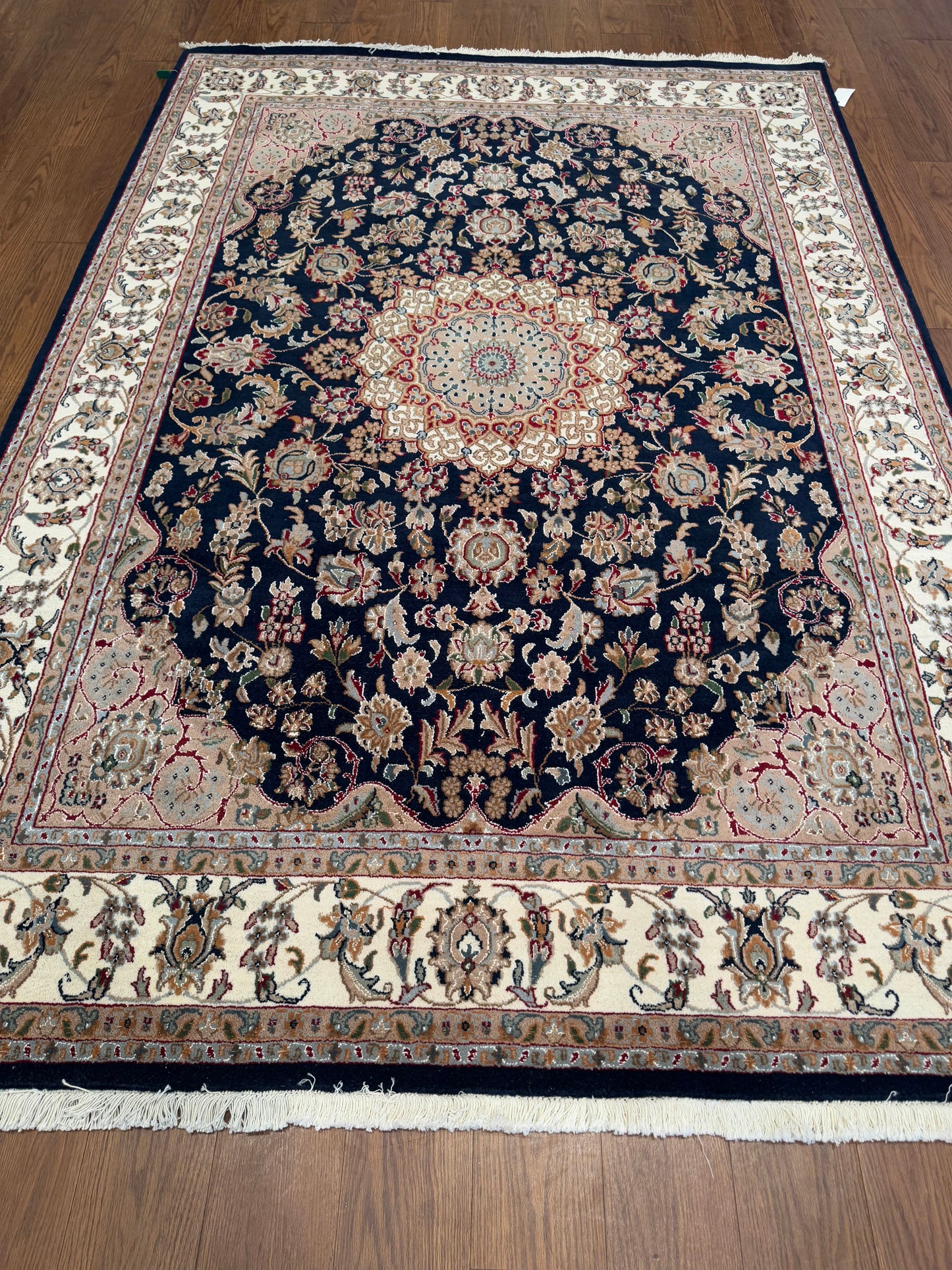 Isfahan NJ2477 - 6.2 x 8.11