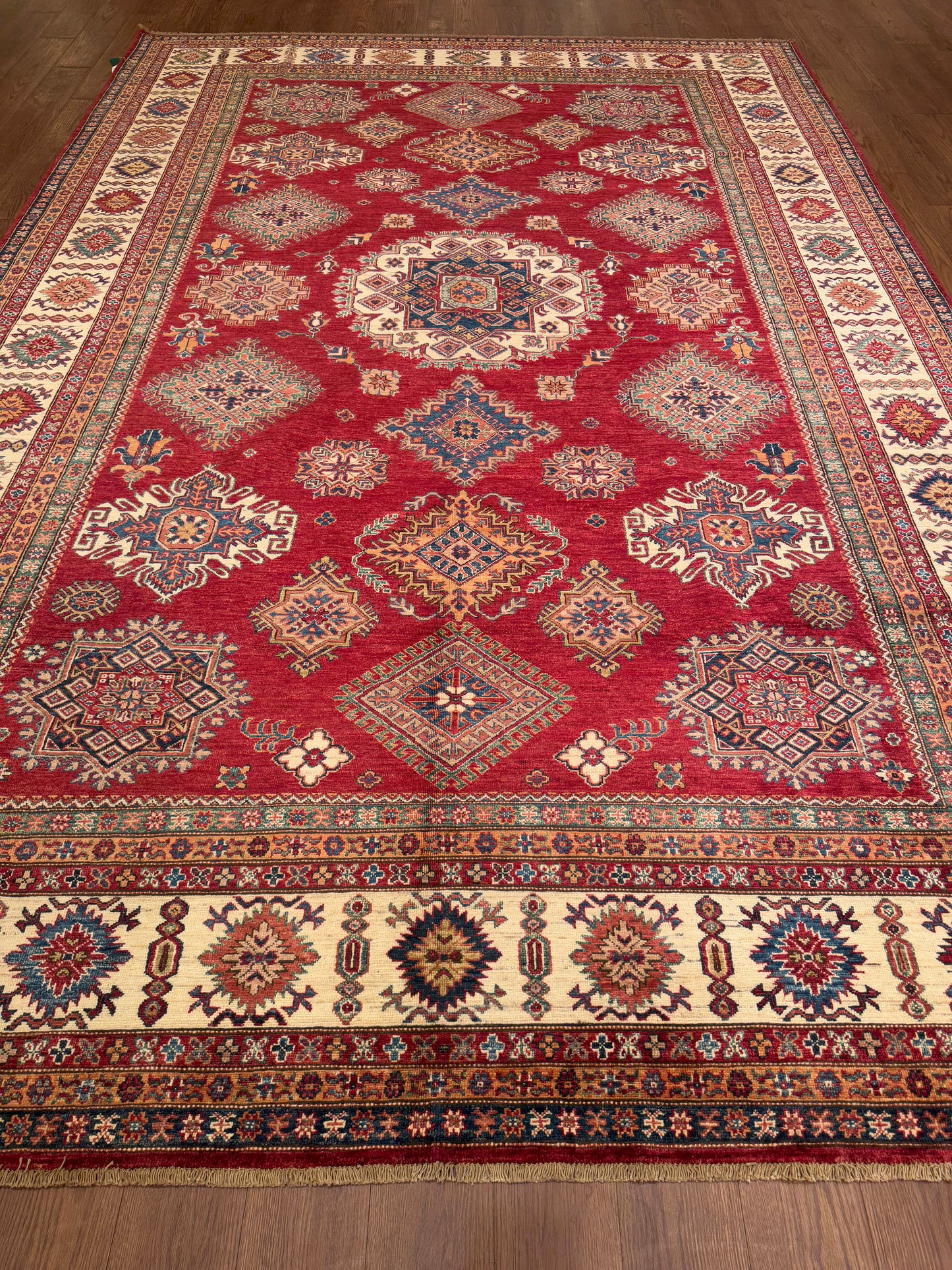 Kazak NJ2850 - 8.9 x 13.2