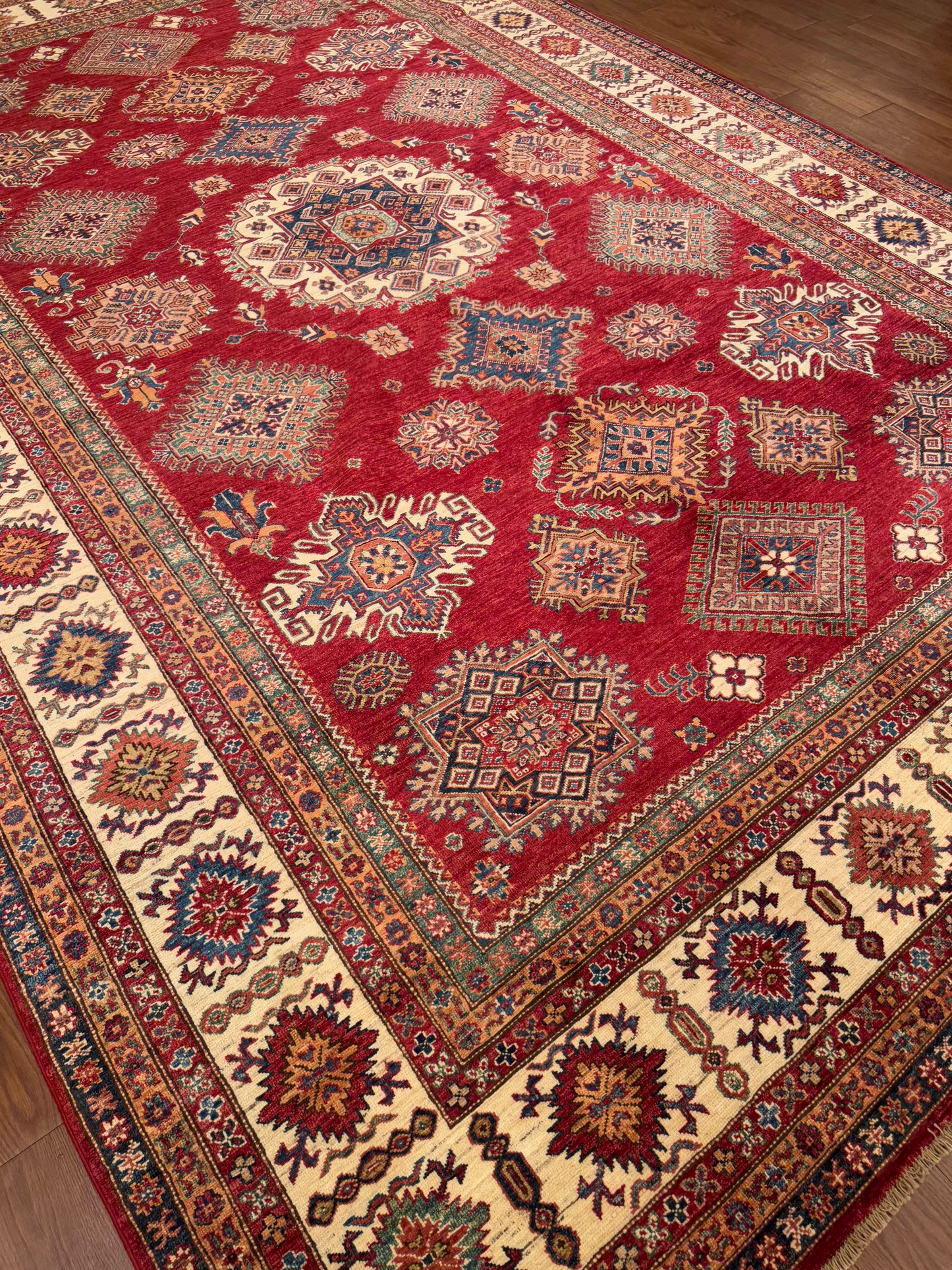 Kazak NJ2850 - 8.9 x 13.2