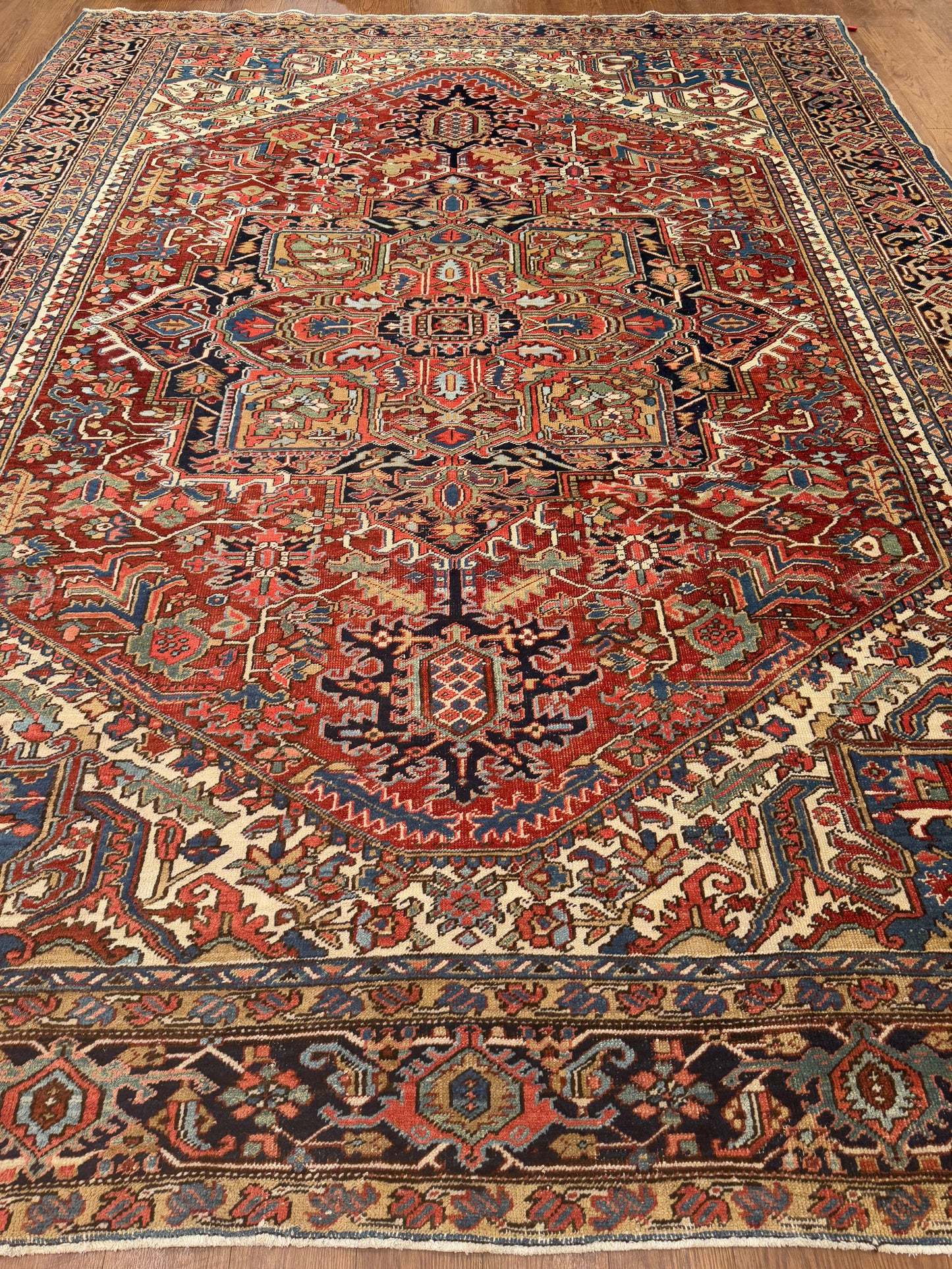 Serapi NJ3261 - 10 x 13.3