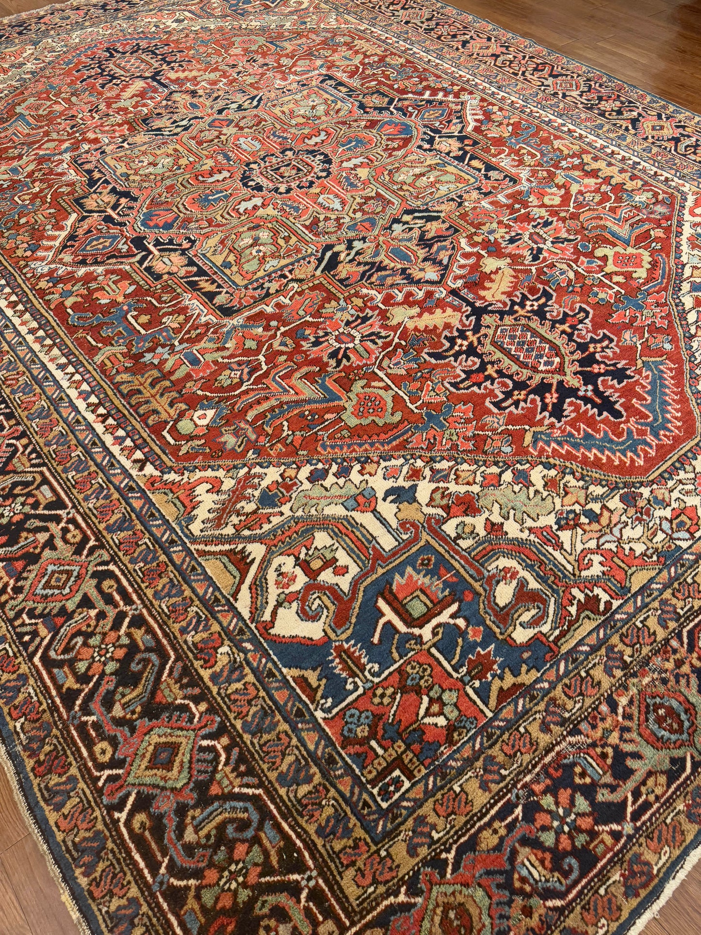 Serapi NJ3261 - 10 x 13.3