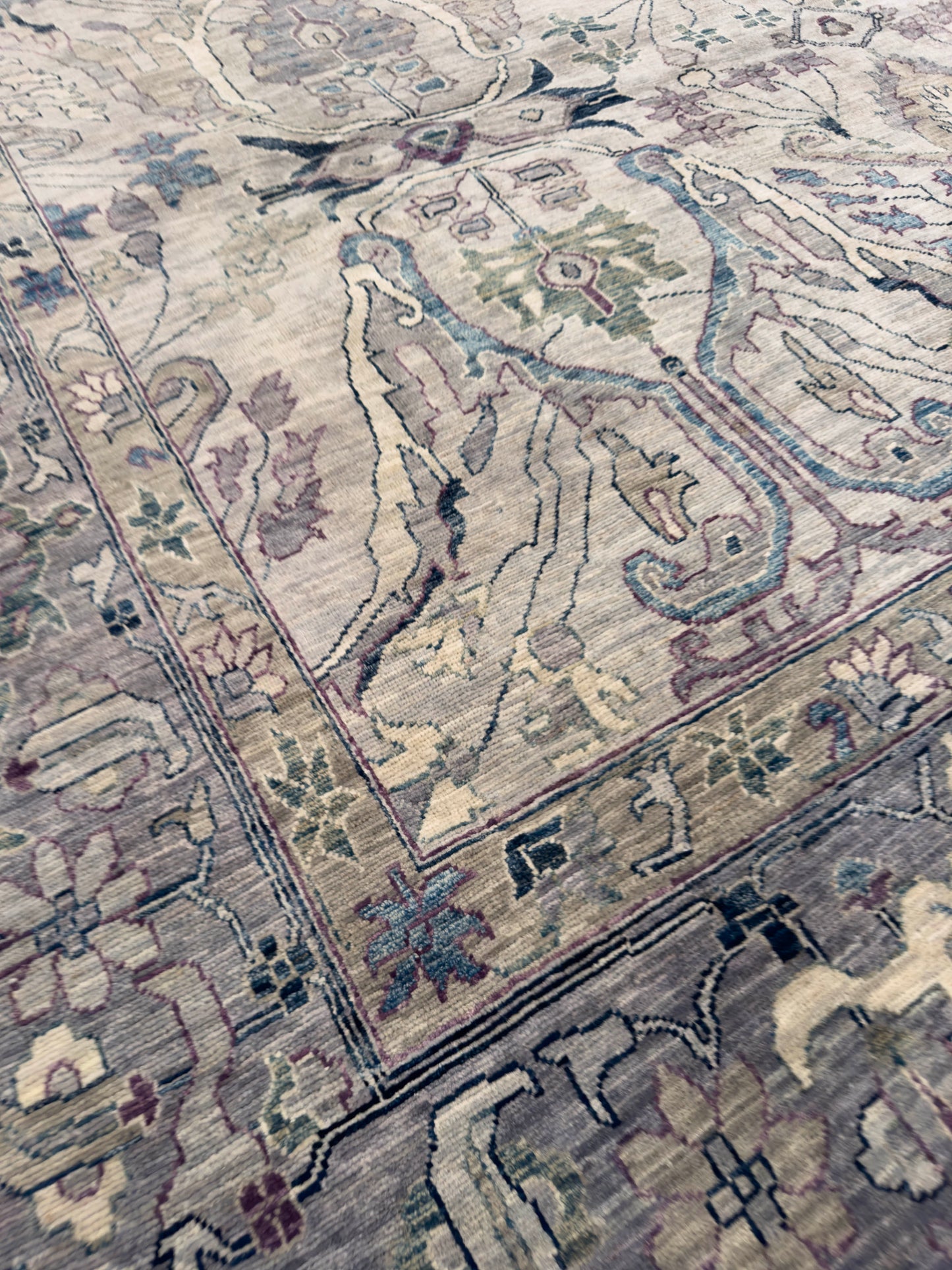 Tabriz NJ3744 - 8.11 x 11.8