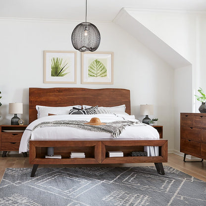 90" Walnut King Size Bed