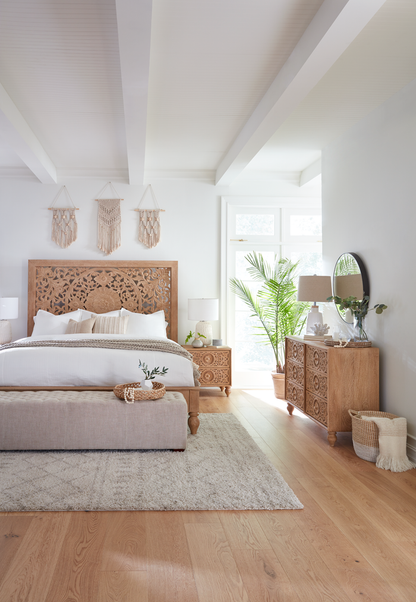 80" Hand-Carved Whitewash King Size Bed
