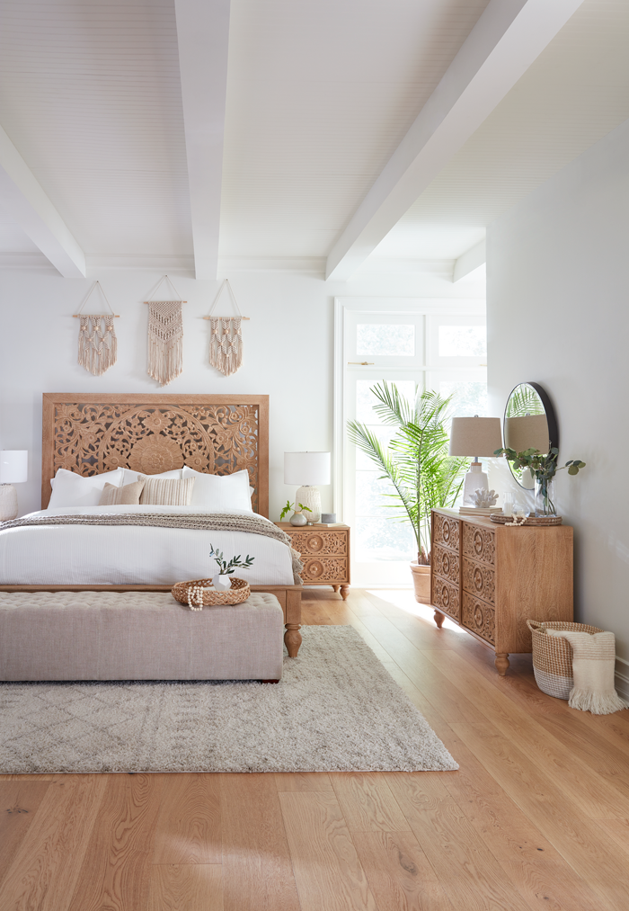 64" Hand-Carved Whitewash Queen Size Bed